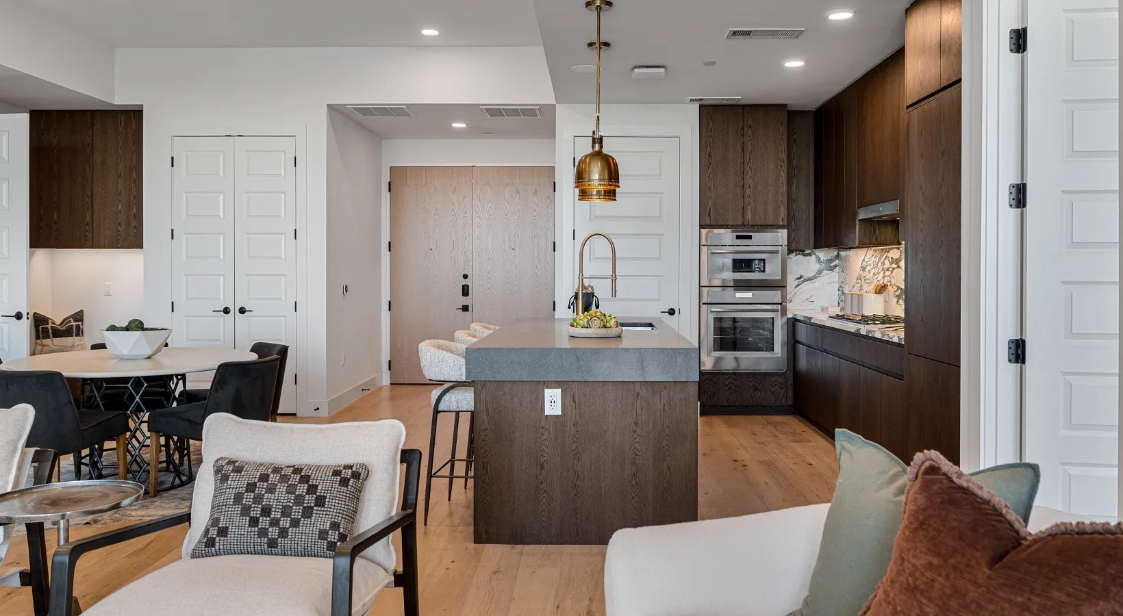 6G penthouse secondary view