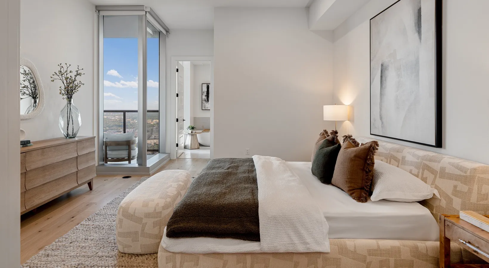 6G penthouse living room